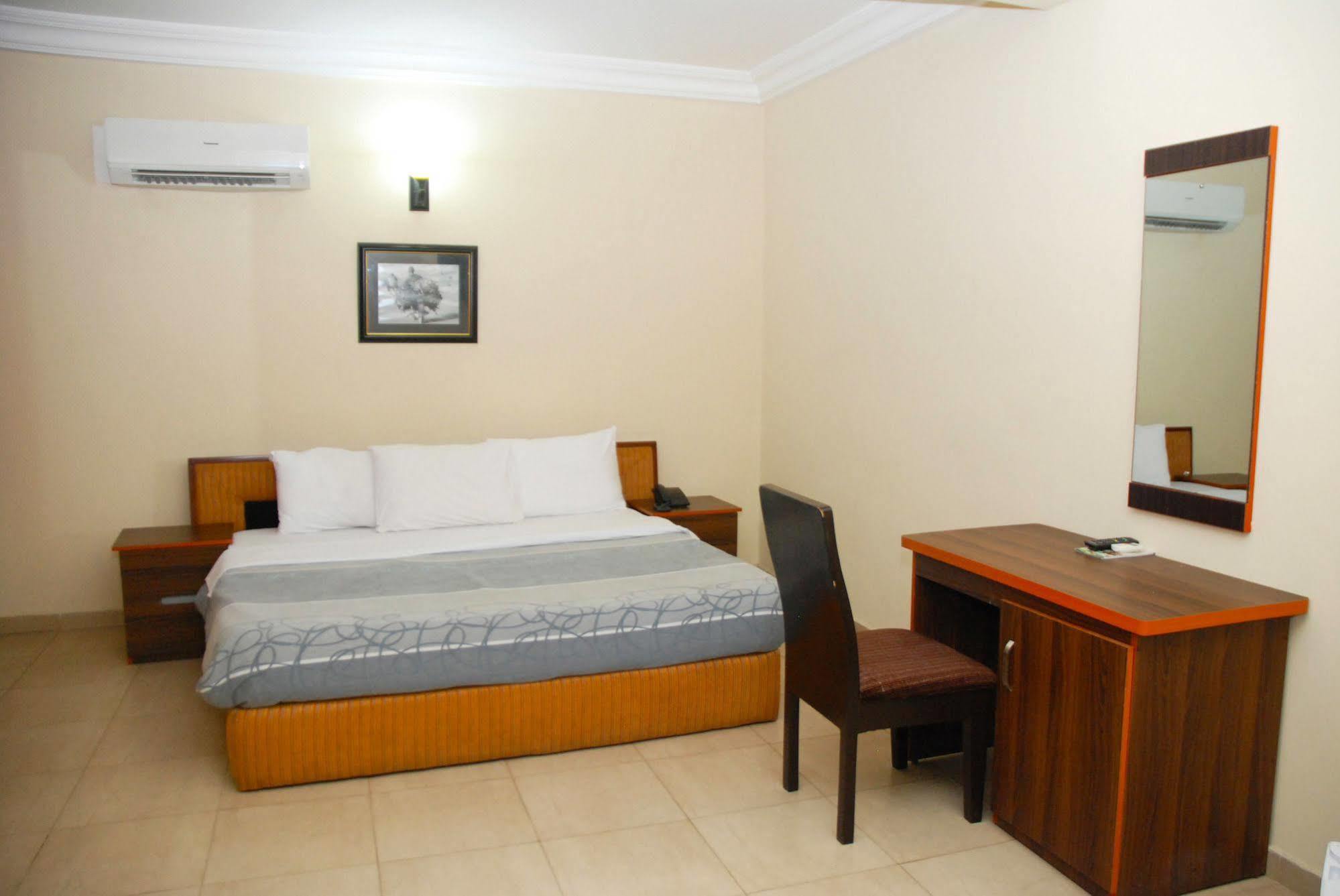 Knightsbridge Hotel Ikeja Εξωτερικό φωτογραφία