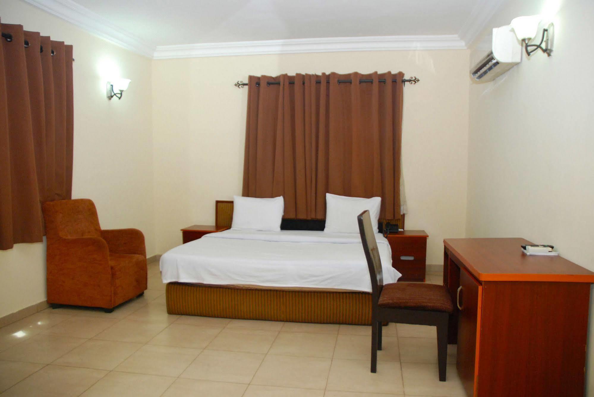 Knightsbridge Hotel Ikeja Εξωτερικό φωτογραφία